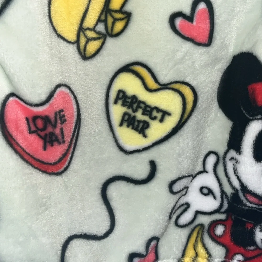 MICKEY & MINNIE MOUSE VALENTINE PLUSH THROW BLANKET, NWT